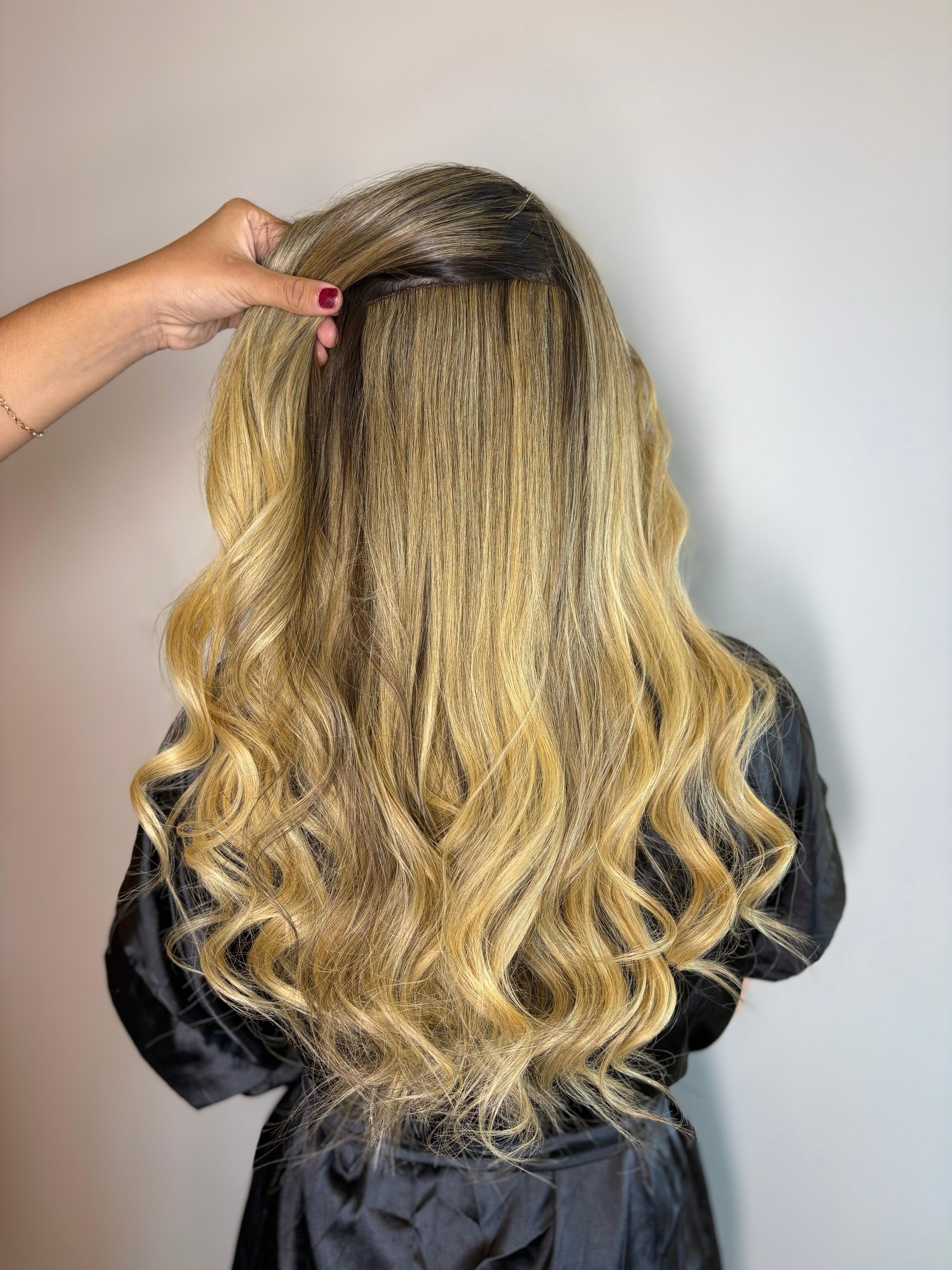 Exemplo de resultado do mega hair com Nanopele Adesiva na Trifemme